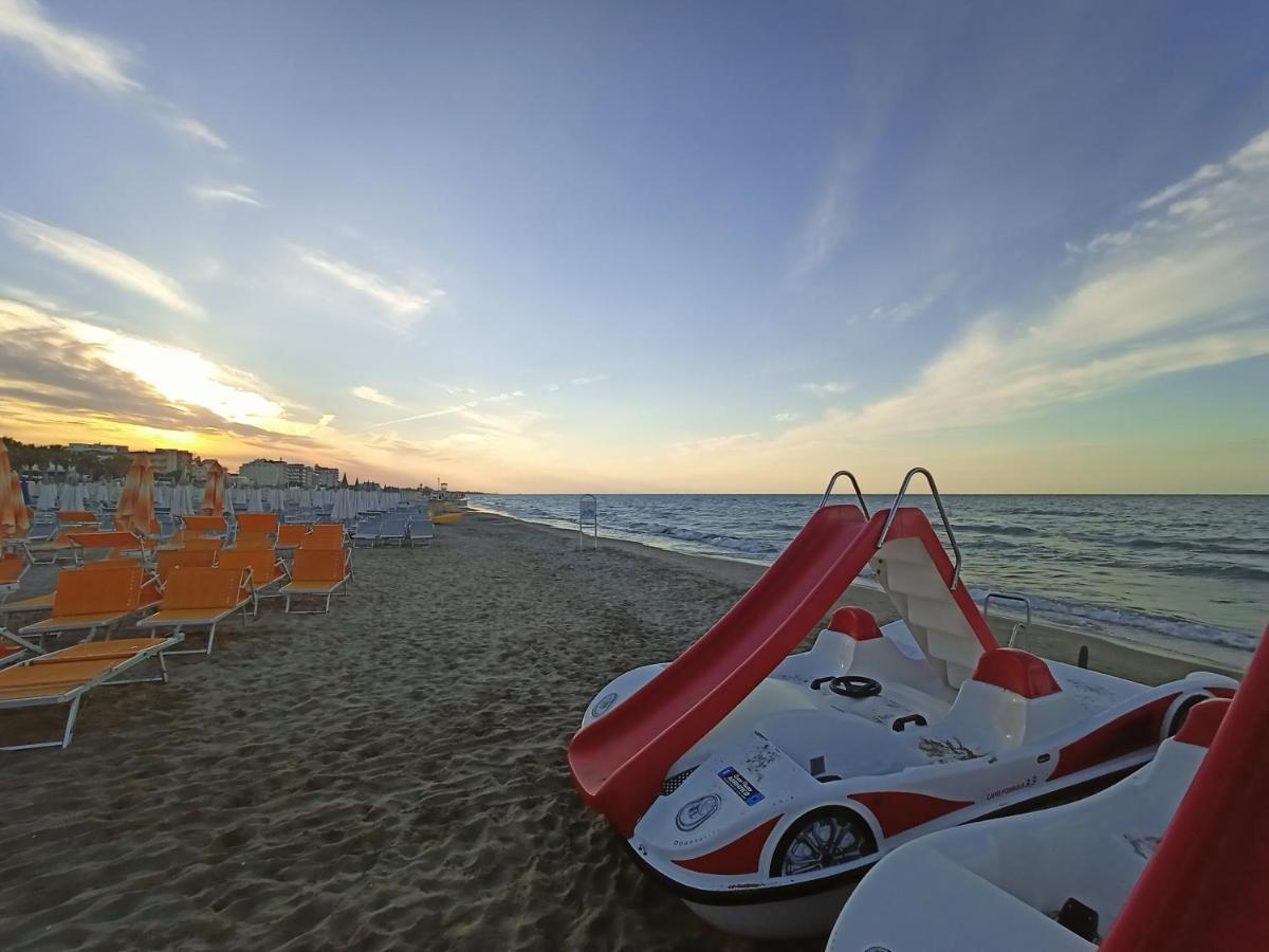 Hotel Ascot Riccione Eksteriør billede