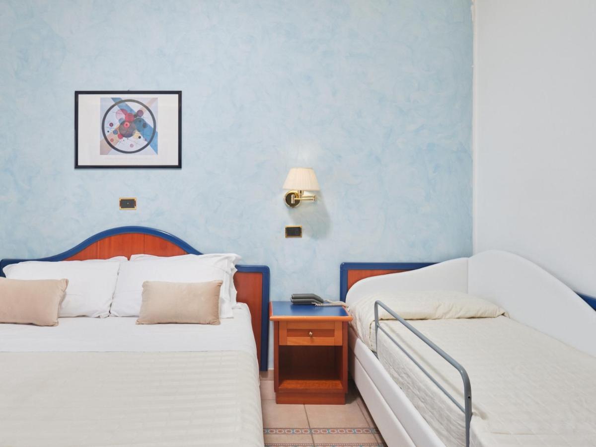 Hotel Ascot Riccione Eksteriør billede